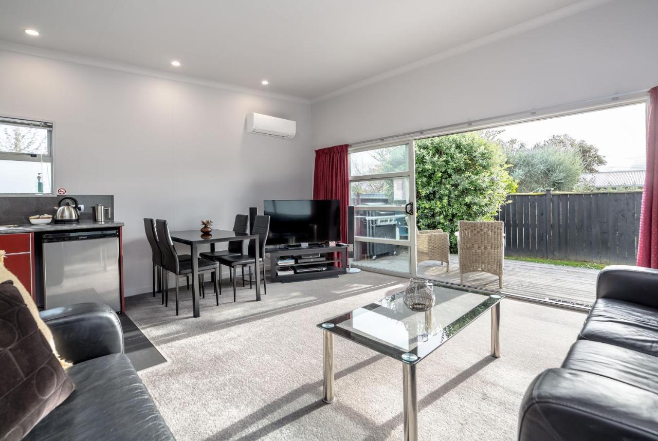 Two Four Cologne Villa Martinborough Exterior foto
