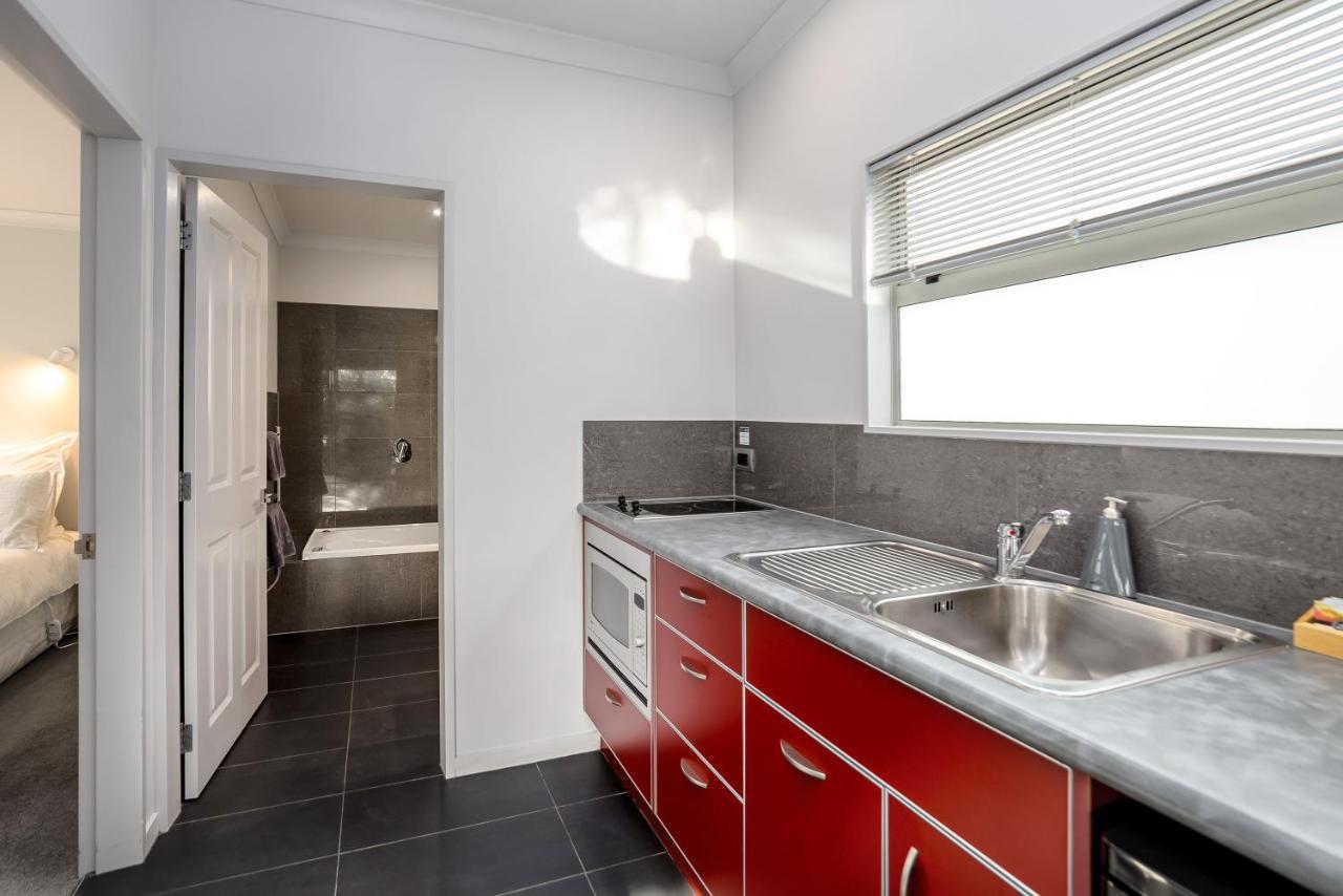 Two Four Cologne Villa Martinborough Exterior foto