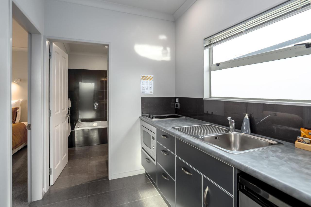 Two Four Cologne Villa Martinborough Exterior foto