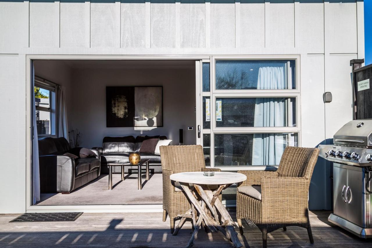 Two Four Cologne Villa Martinborough Exterior foto