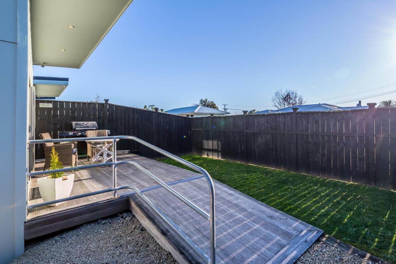 Two Four Cologne Villa Martinborough Exterior foto