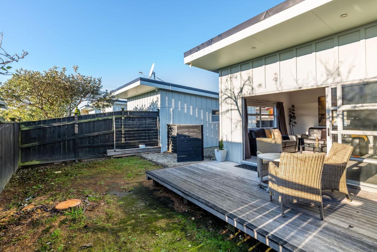 Two Four Cologne Villa Martinborough Exterior foto