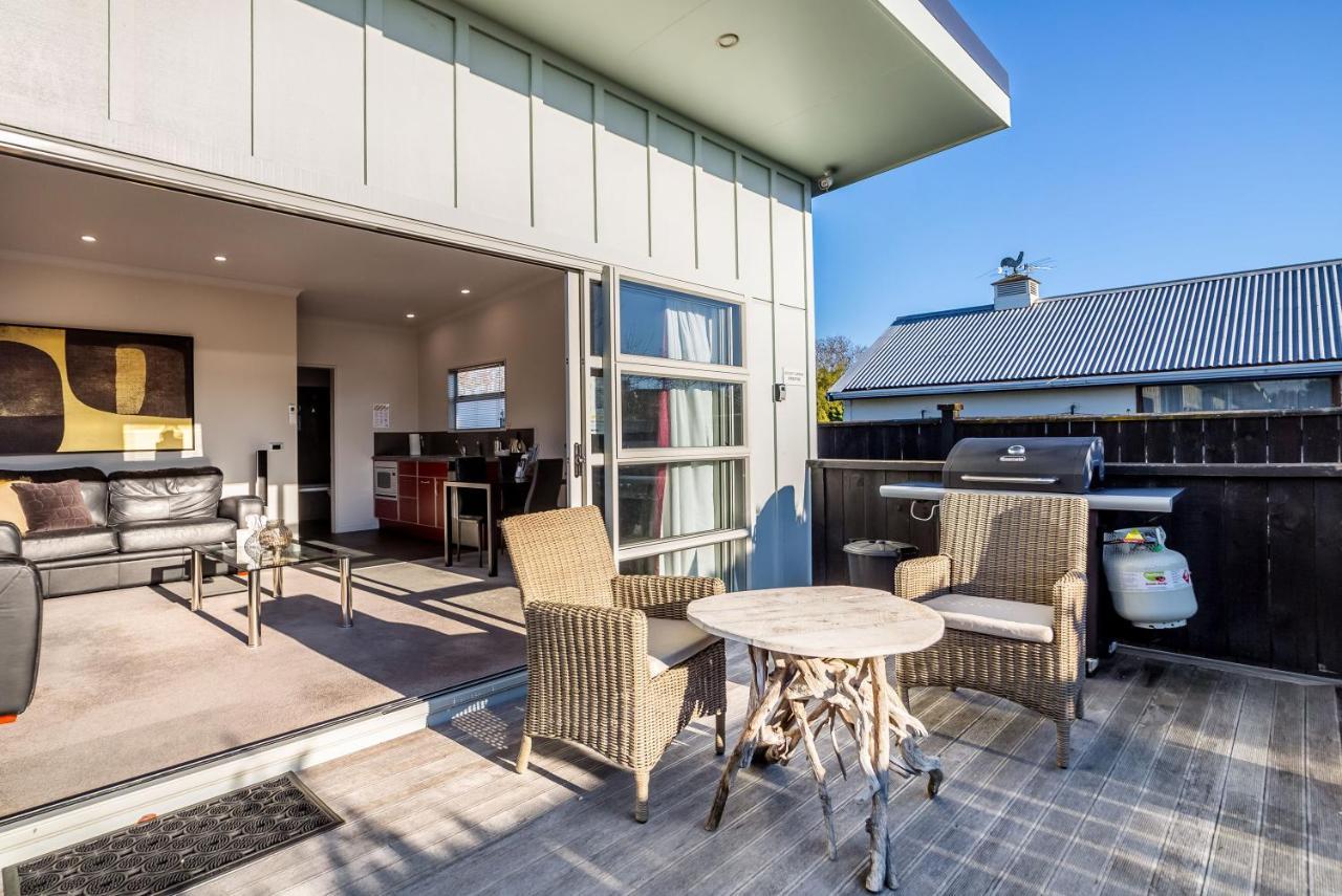 Two Four Cologne Villa Martinborough Exterior foto